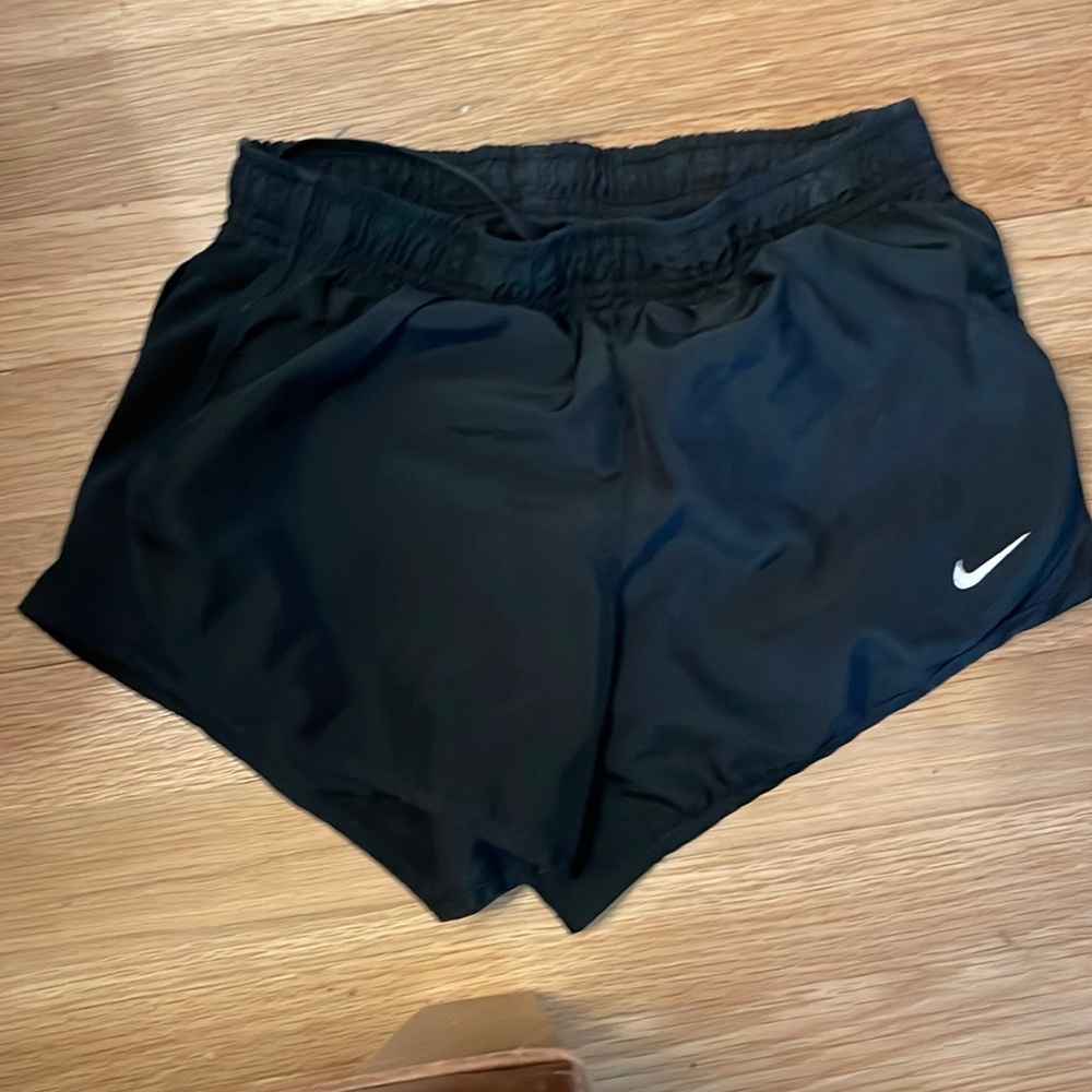Nike youth medium black shorts dri-fit